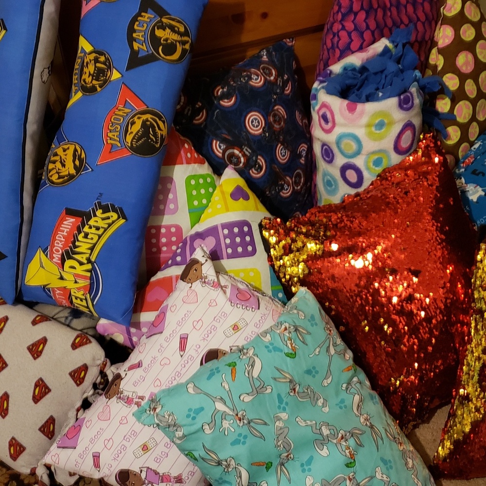 Pillows/throw cover
